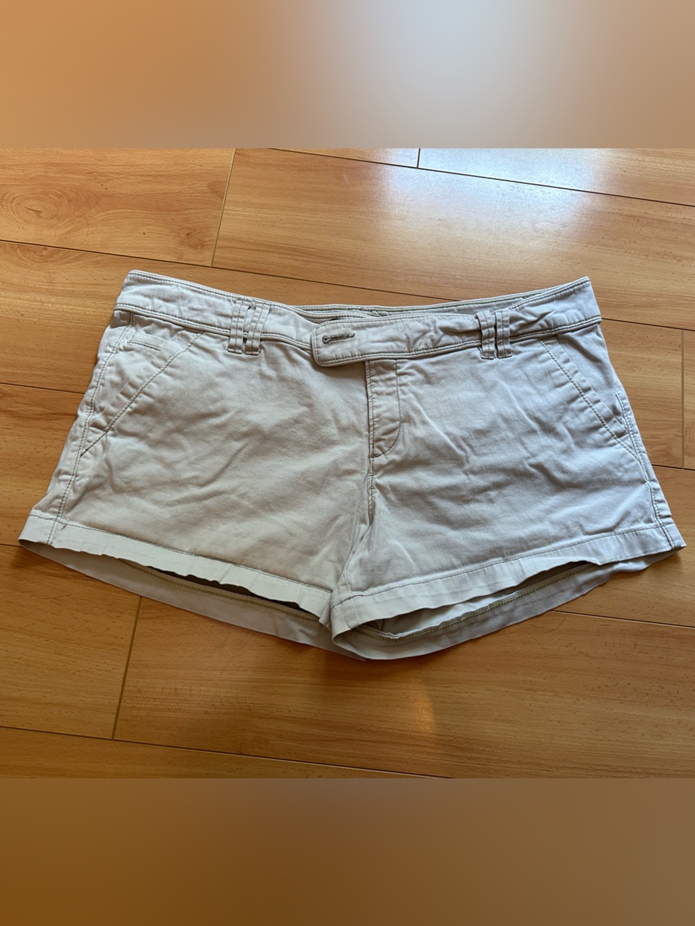 American Eagle Outfitters Light Beige Cotton Shorts khaki 3.5” inseam cream 14